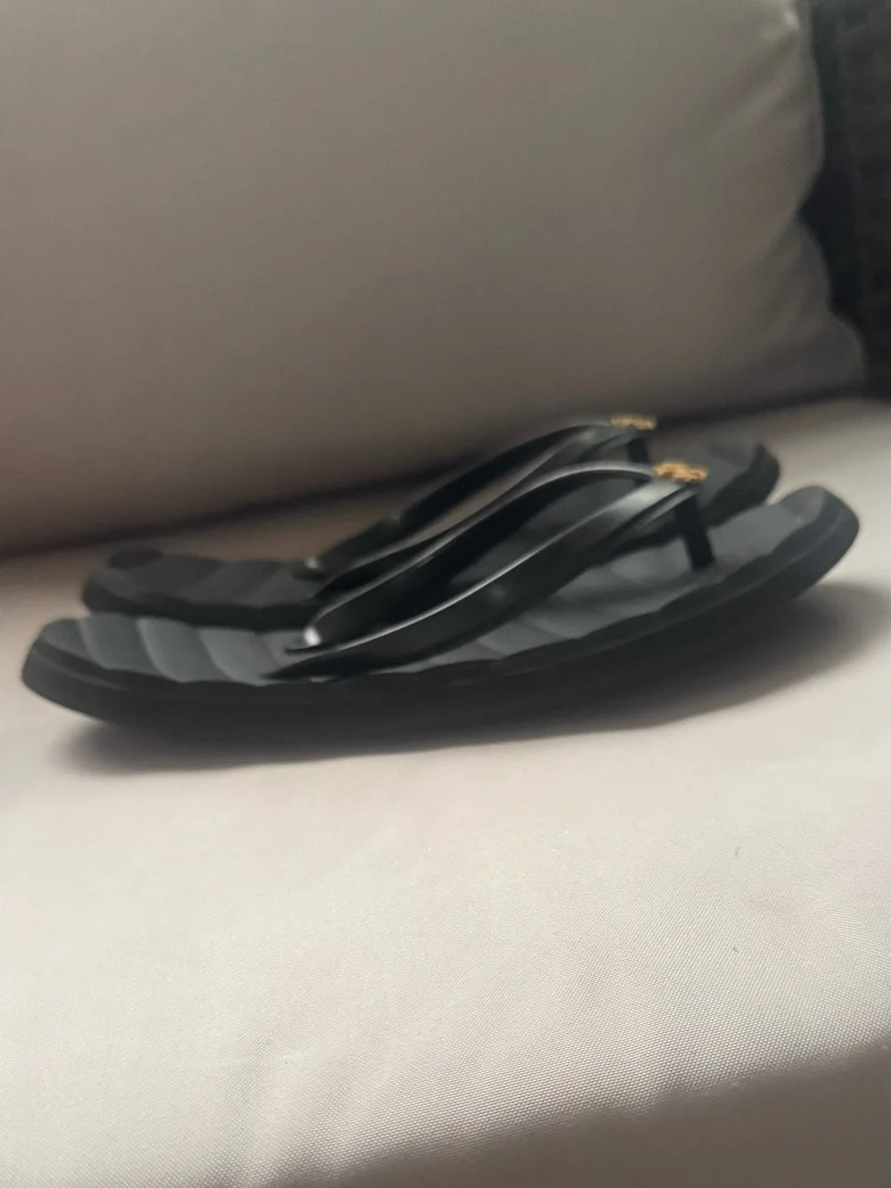 Tory Burch Kira Flip Flop (Women) 9 fits smaller 7-7.5 Tory Burch black Women